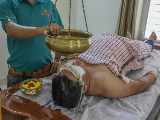Ayurvedic Shirodhara therapy